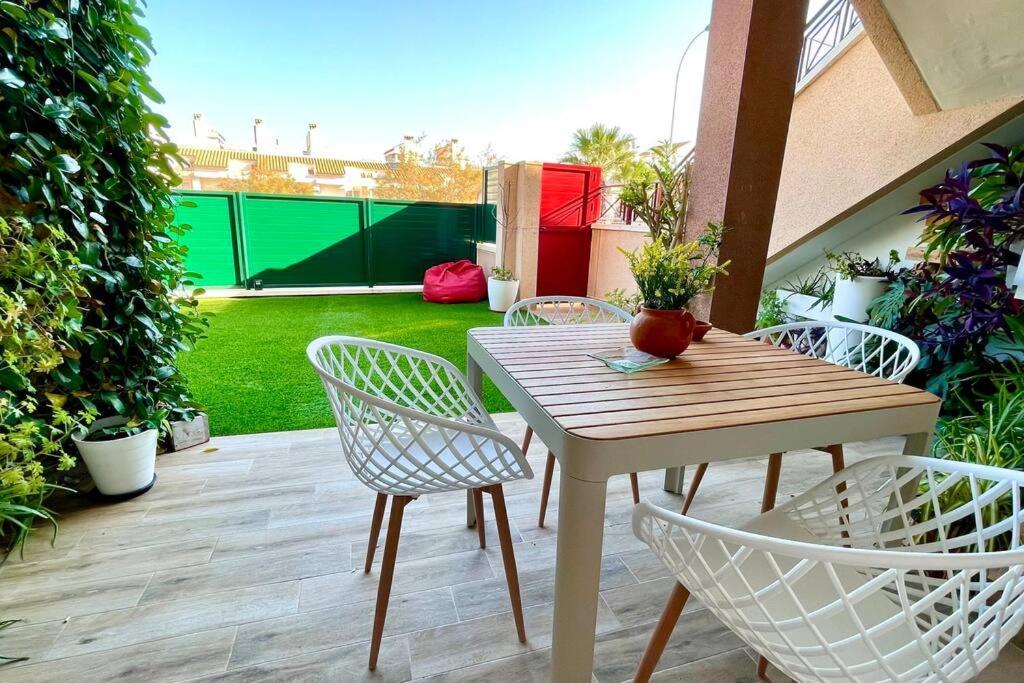 12-apartamento En La Playa Piscina